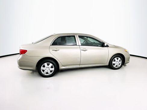 Used 2010 Toyota Corolla LE image 10