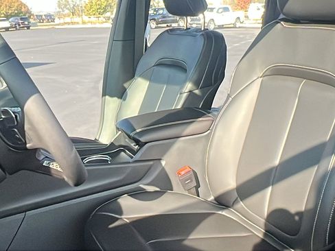 New 2025 Jeep Grand Cherokee Limited w/ Trailer Tow Package image 16