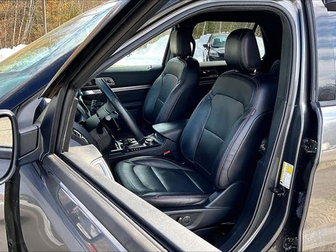 Used 2018 Ford Explorer Sport image 9