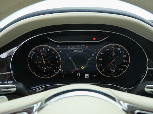 Used 2022 Bentley Flying Spur Plug-In Hybrid AWD/4WD image 28
