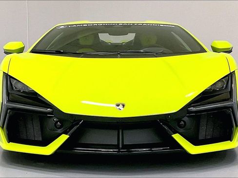 Used 2025 Lamborghini Revuelto image 2