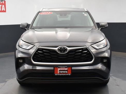 Used 2022 Toyota Highlander XLE image 7