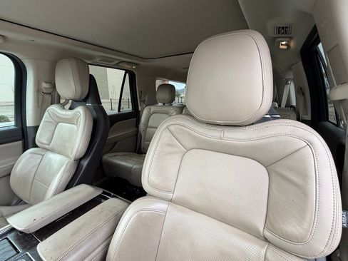 Used 2022 Lincoln Navigator L Reserve image 13
