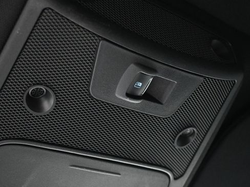 Used 2019 Ford F150 Lariat w/ Equipment Group 502A Luxury AWD/4WD image 24