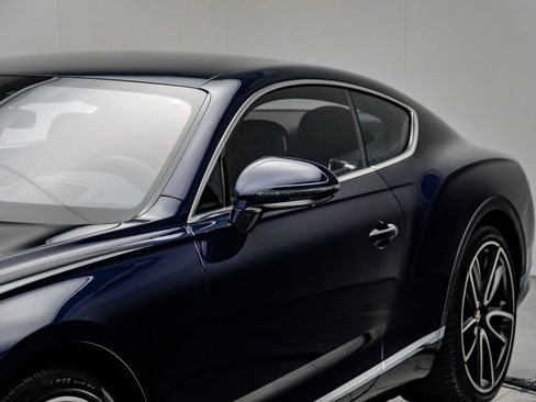 Used 2020 Bentley Continental GT AWD/4WD image 32