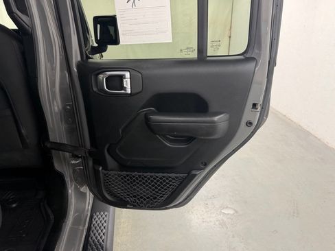 Used 2020 Jeep Gladiator Sport AWD/4WD image 12
