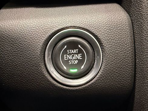 Used 2025 GMC Acadia Denali w/ Super Cruise Package image 36