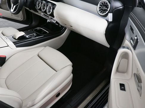 Used 2023 Mercedes-Benz CLA 250 image 22