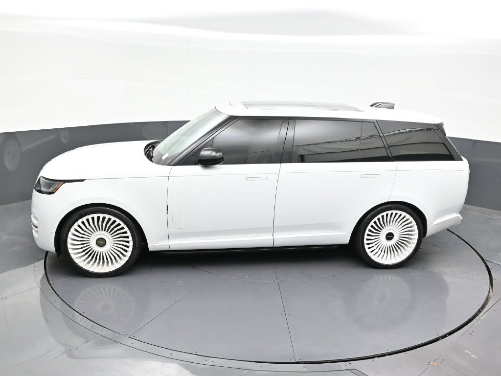Used 2024 Land Rover Range Rover Long Wheelbase SE AWD/4WD image 16