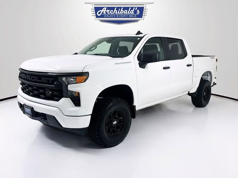 Used 2022 Chevrolet Silverado 1500 Custom image 3