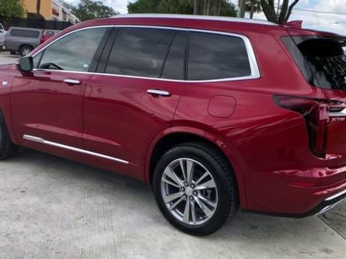 Certified 2023 Cadillac XT6 Premium Luxury FWD image 10