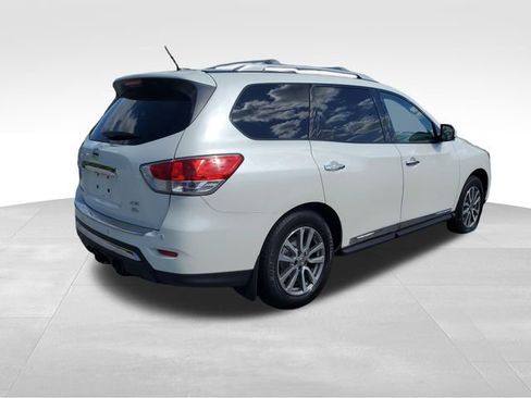 Used 2015 Nissan Pathfinder SL w/ SL Tech Package AWD/4WD image 4