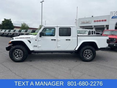 Used 2025 Jeep Gladiator Rubicon AWD/4WD image 2