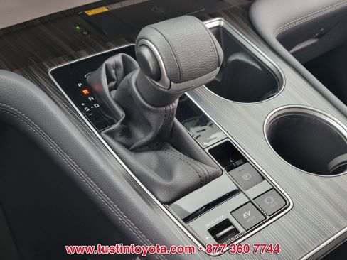 Certified 2023 Toyota Sienna Limited image 27