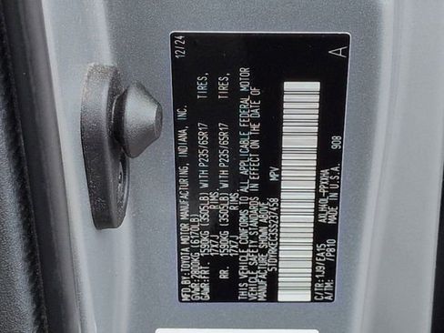 Certified 2025 Toyota Sienna XLE FWD image 34