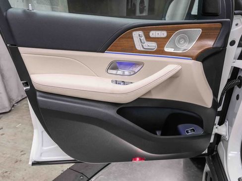 New 2026 Mercedes-Benz GLS 580 4MATIC image 29