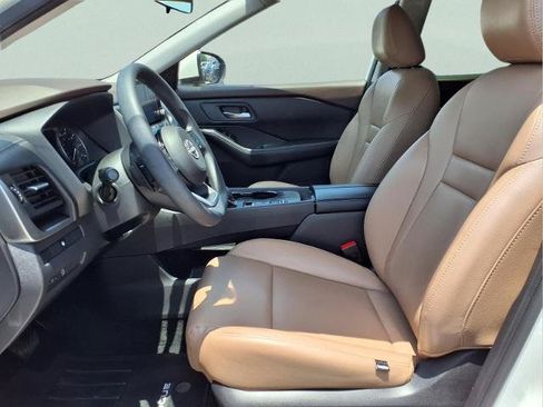 Certified 2023 Nissan Rogue SV FWD image 10