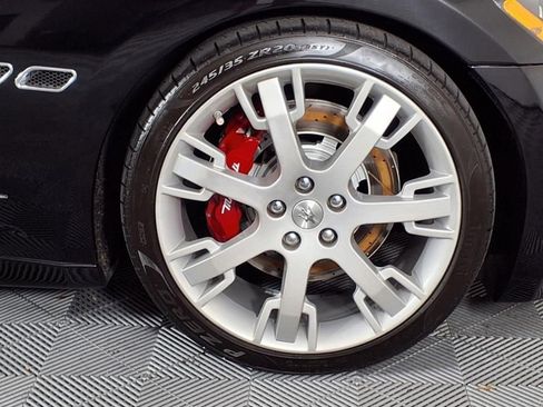 Used 2017 Maserati GranTurismo Sport image 32