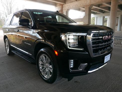 Used 2022 GMC Yukon SLT w/ SLT Premium Package image 36