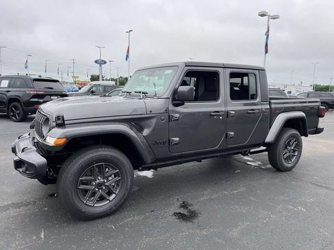 New 2025 Jeep Gladiator Sport AWD/4WD image 3