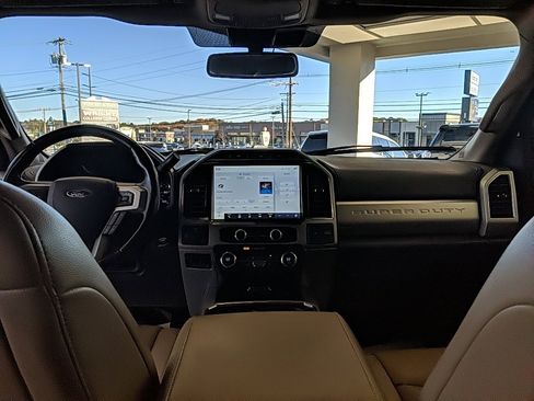 Certified 2022 Ford F350 Lariat w/ Lariat Ultimate Package image 15