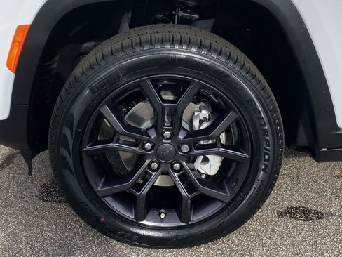 New 2025 Jeep Grand Cherokee Limited image 15