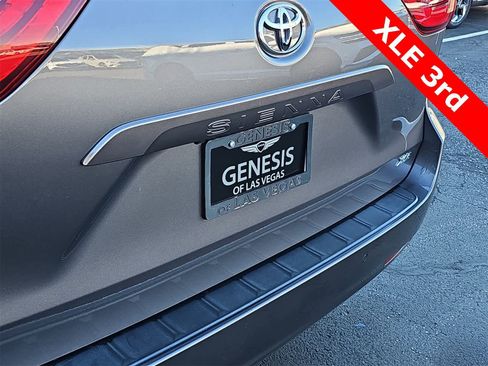 Used 2020 Toyota Sienna XLE image 11
