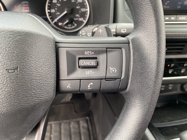Used 2025 Nissan Rogue S AWD/4WD image 28