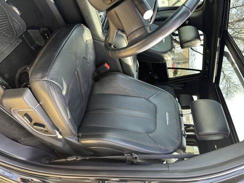 Used 2024 Ford Expedition Max Platinum image 19