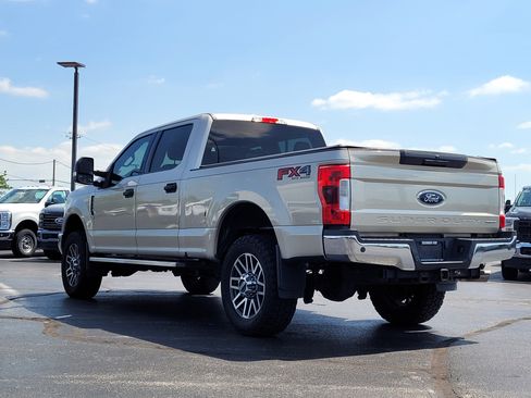 Used 2017 Ford F250 XLT w/ XLT Value Package AWD/4WD image 6