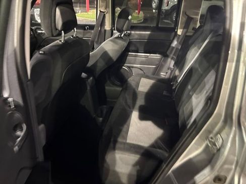 Used 2016 Jeep Patriot Sport w/ Power Value Group image 28