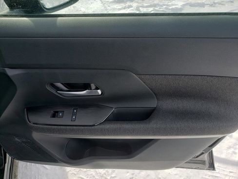 Certified 2025 Nissan Kicks SV image 24