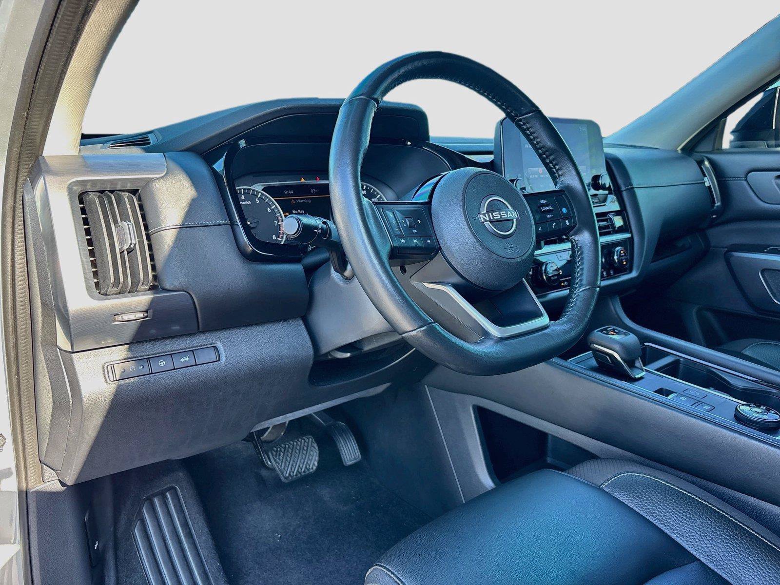 Used 2022 Nissan Pathfinder SL w/ Cargo Package AWD/4WD image 10