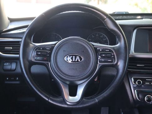 Used 2018 Kia Optima S FWD image 18