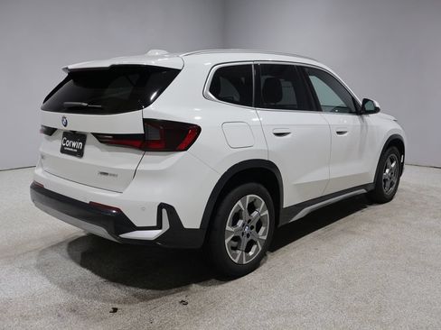 Used 2025 BMW X1 xDrive28i AWD/4WD image 2
