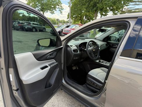 Used 2019 Chevrolet Equinox LT FWD image 9