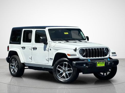 Used 2024 Jeep Wrangler Unlimited AWD/4WD image 2