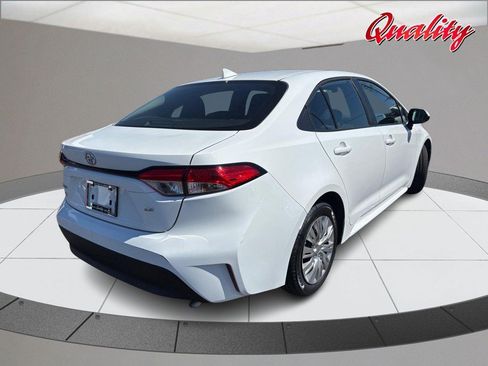 Used 2023 Toyota Corolla LE FWD image 3