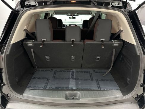 Used 2025 Nissan Pathfinder S AWD/4WD image 34