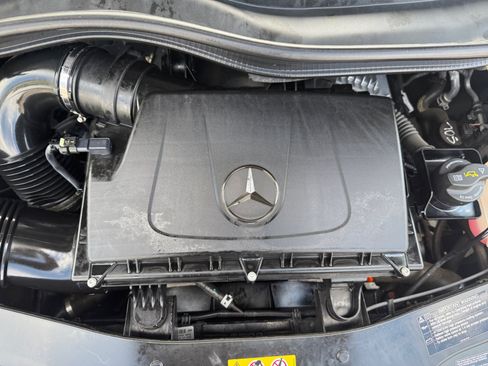 Used 2023 Mercedes-Benz Metris Passenger image 12
