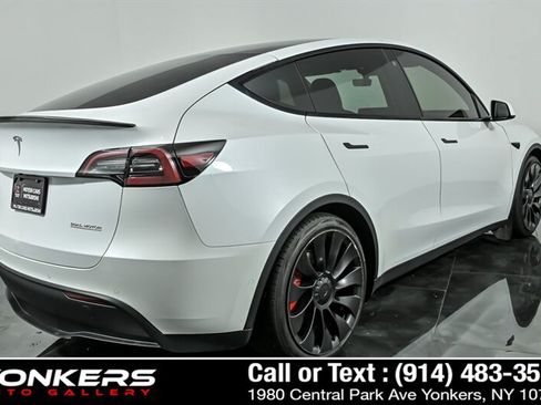 Used 2022 Tesla Model Y Performance AWD/4WD image 8