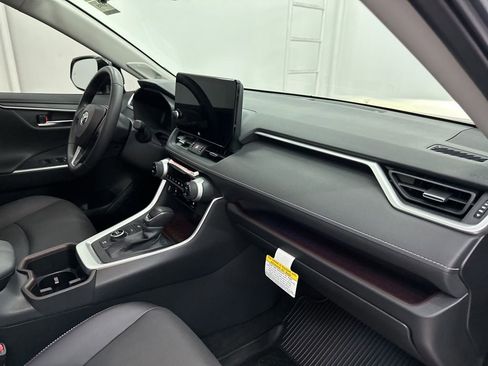 Used 2024 Toyota RAV4 Limited image 27