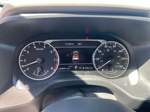 Used 2025 Nissan Rogue SV image 42