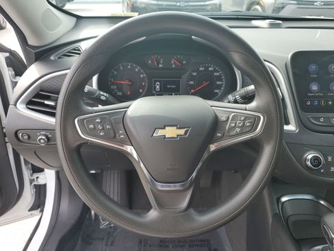 Used 2024 Chevrolet Malibu LT image 28