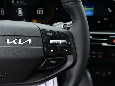 New 2026 Kia Sportage EX image 32