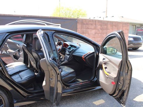 Used 2014 Ford Focus ST w/ Equipment Group 202A FWD image 16