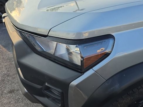 Used 2025 Chevrolet Colorado Trail Boss image 8