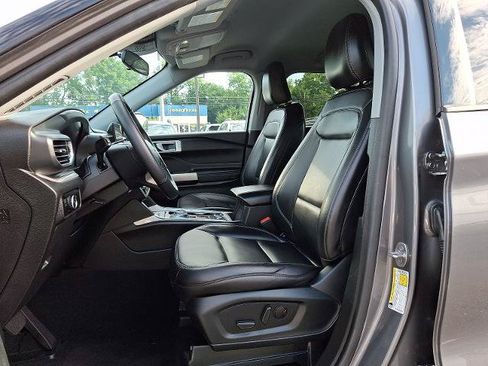 Certified 2023 Ford Explorer XLT w/ Equipment Group 202A AWD/4WD image 13