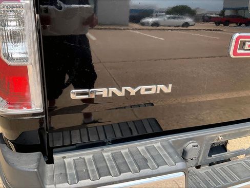 Used 2015 GMC Canyon SLT w/ Driver Alert Package AWD/4WD image 11