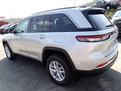 New 2025 Jeep Grand Cherokee Laredo X image 3